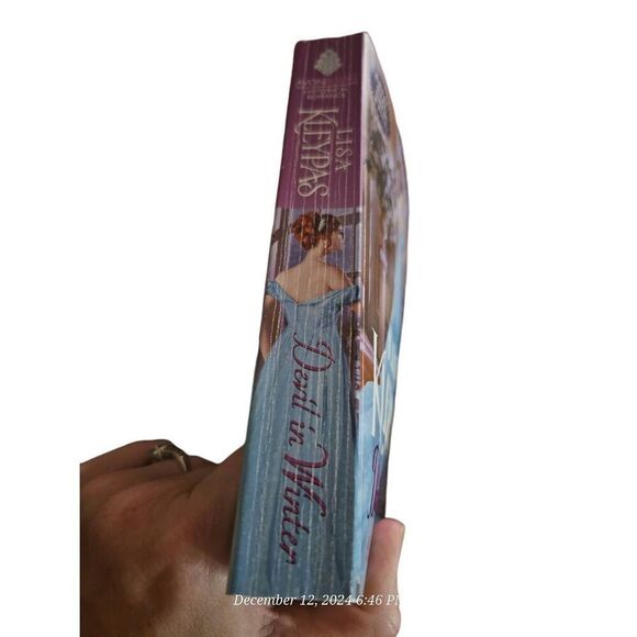 Devil in Winter by Lisa Kleypas avonbooks isbn 9780060562519 - Picture 3 of 5